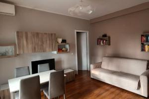 Spazioso bilocale con due balconi