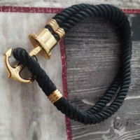 Bracciale nero con ancora