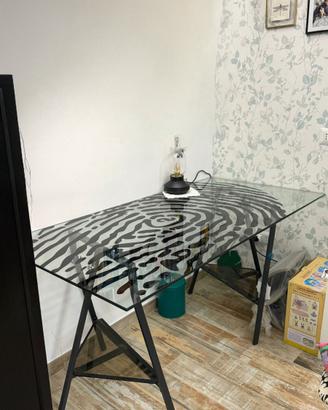 Scrivania in vetro
