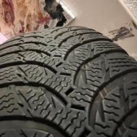 Gomme invernali con cerchi da 15"