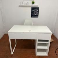 Scrivania Bianca con Cassetti e Mensole