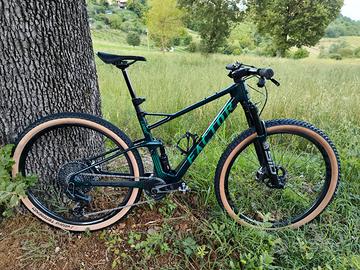 MTB FACTOR LANDO 2025