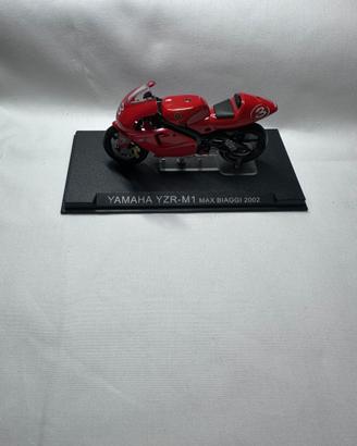 Yamaha YZR-M1 - Max Biaggi - 2002 - #3