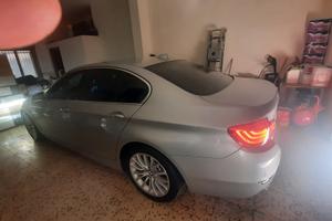 Bmw serie 5 Luxury con 15000  km originali 