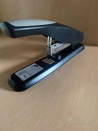 Cucitrice professionale