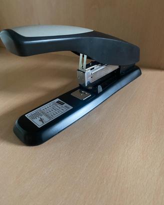 Cucitrice professionale