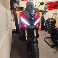 Honda x-adv 750 cambio con scooter