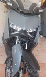 Yamaha X-Max 300
