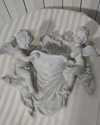 antica acquasantiera con putti in bisquit