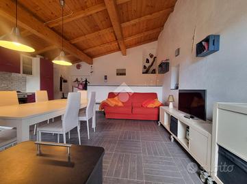 CASA SEMINDIPENDENTE A SAN COLOMBANO CERTENOLI