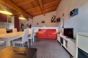 CASA SEMINDIPENDENTE A SAN COLOMBANO CERTENOLI