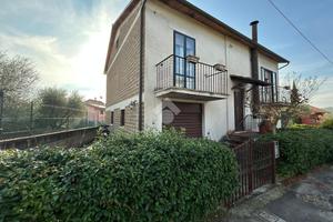 CASA INDIPENDENTE A BASCHI