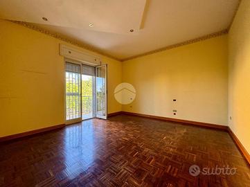 3 LOCALI A MARANO DI NAPOLI