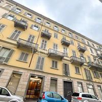 CINQUE LOCALI RISTRUTTURATO DI PREGIO CON TERRAZZI