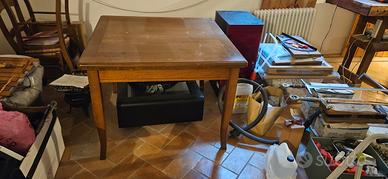 Tavolo in legno massello