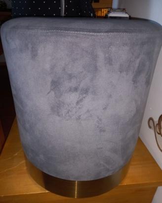 Pouf grigio con fascia dorata