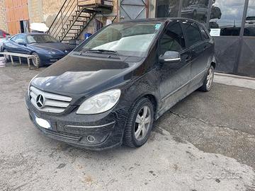 Ricambi Mercedes-Benz B180 2.0 CDI 109cv del 2010