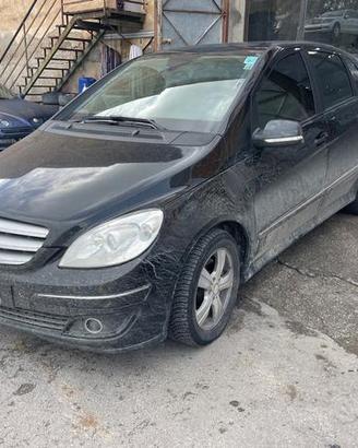 Ricambi Mercedes-Benz B180 2.0 CDI 109cv del 2010