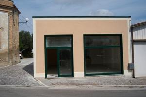 Locale Commerciale - Nereto