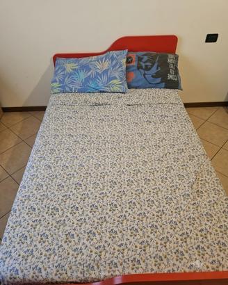 Letto una piazza e mezza compreso materasso nuovo