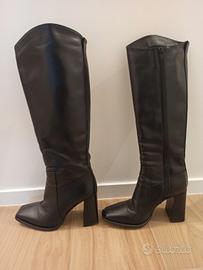 stivali neri taglia 36