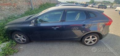 Volvo V40 D2