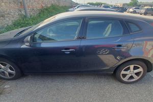 Volvo V40 D2