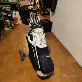 MAZZE DA GOLF CON SACCA E CARRELLO