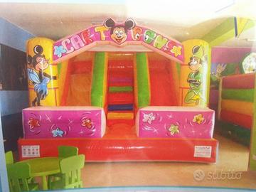 Scivolo gonfiabile + saltarello gonfiabile