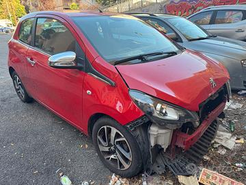 Peugeot 108 Incidentata Frontalmente