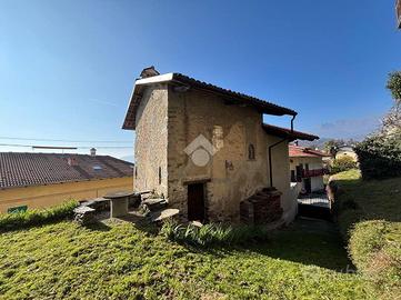 CASA INDIPENDENTE A VAL DI CHY