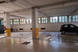 Box/posto auto via Montello (TV)
