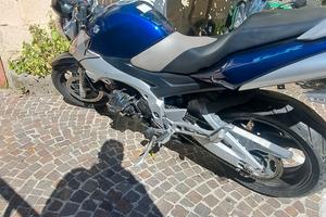 Suzuki GSR 600 