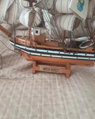 originale miniatura amerigo vespucc legno, stoffa 
