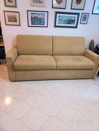 divano letto in buone condizioni