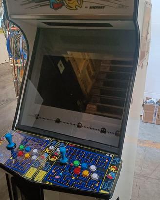 Cabinato arcade