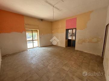 NEGOZIO A SAN PRISCO