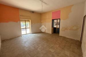 NEGOZIO A SAN PRISCO