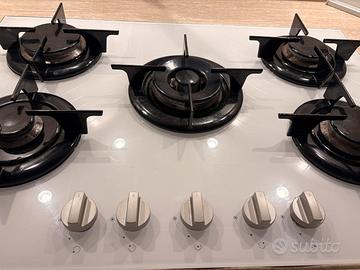 Piano cottura 5 fuochi indesit