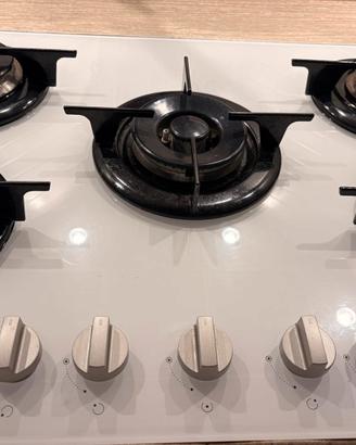 Piano cottura 5 fuochi indesit