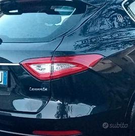 Maserati levante fari posteriori