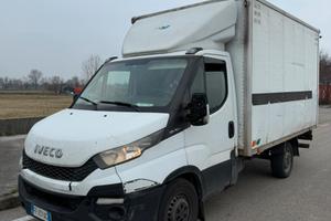 Iveco daily con sponda 2016