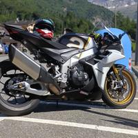Aprilia rsv4 1100 factory