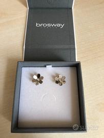 Orecchini Brosway fiore con brillantini