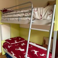 Letto a castello con armadio