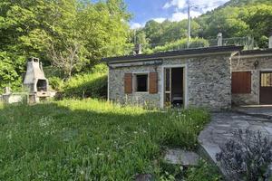 Valtellina splendida casettina singola con terreno