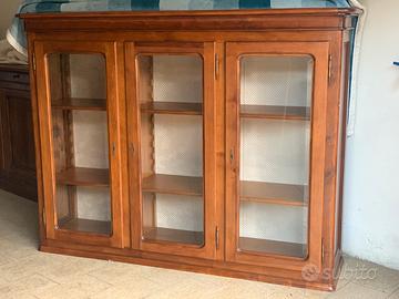 Credenza e comodino in legno massello