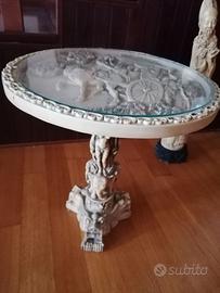 Tavolino orientale con statua