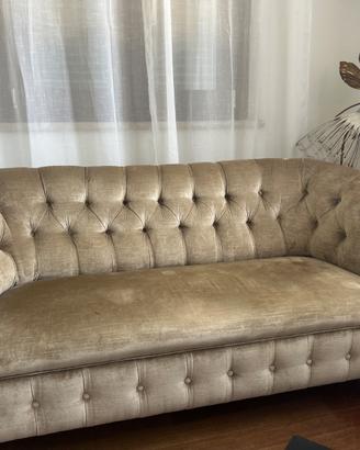 Divano Chesterfield in Velluto Dorato/Nocciola