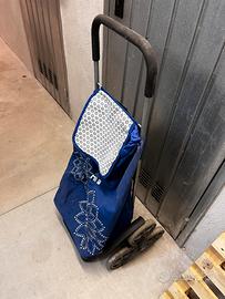 Carrello spesa con ruote a tre